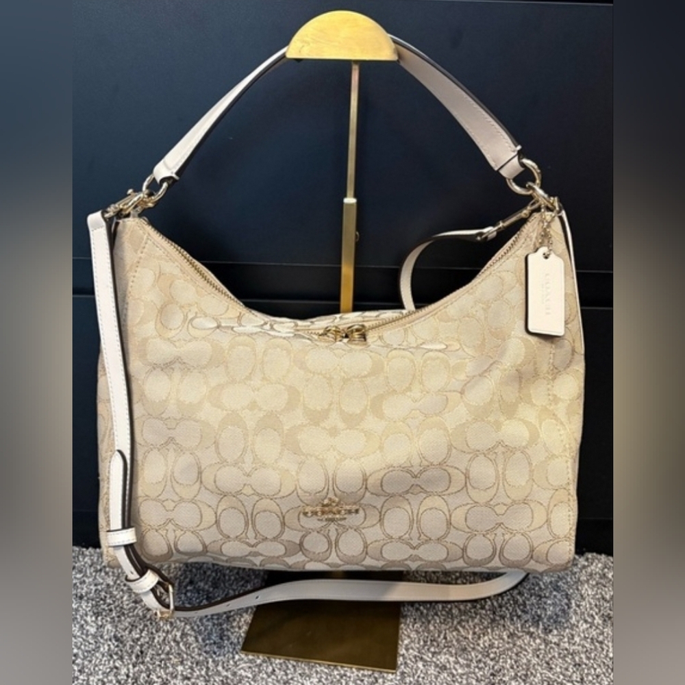 Great condition! Unique Coach Beige Signature Canvas Bag with White Strap. - Picture 3 of 13